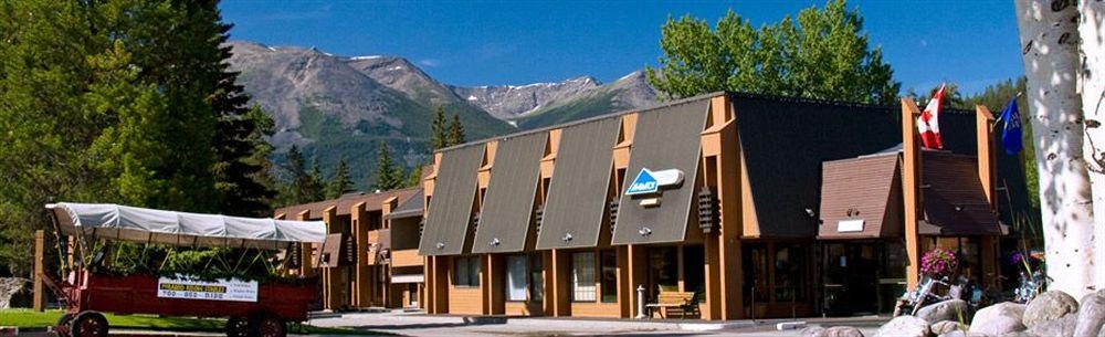 Marmot Lodge Jasper Bagian luar foto