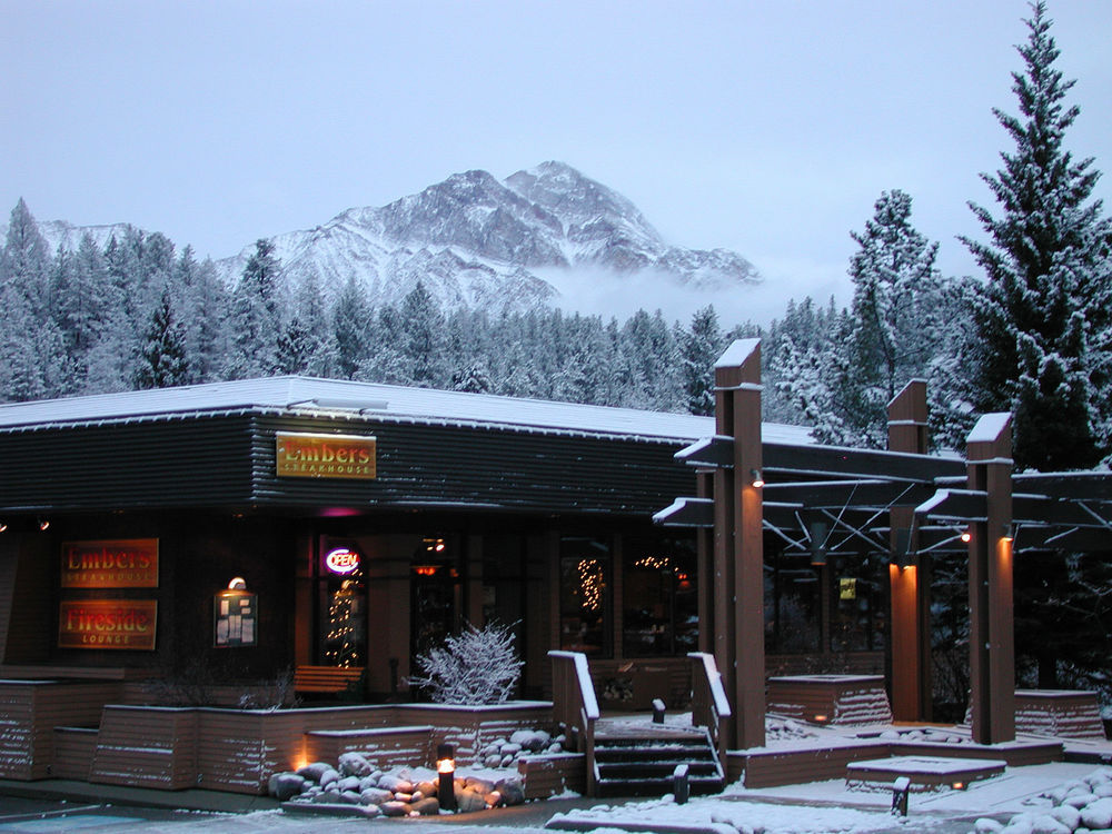 Marmot Lodge Jasper Bagian luar foto